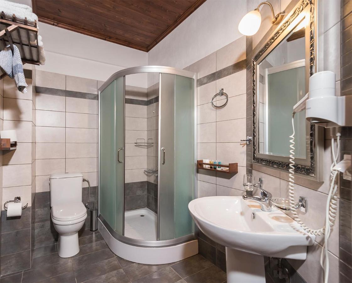Hotel Dryades Eláti Zewnętrze zdjęcie